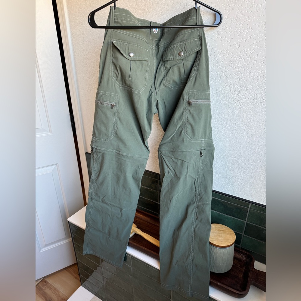 Kuhl Kliffside Convertible Pants. Size 4. New. Perfect Condition.